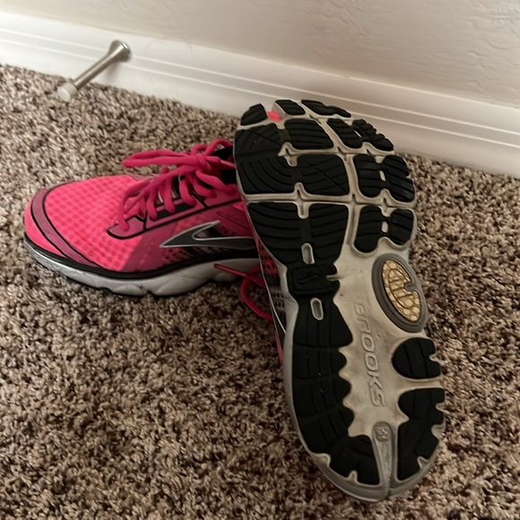 Women’s brooks pure cadence running shoes, size 8.5 - Picture 2 of 2